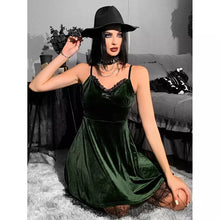 Load image into Gallery viewer, Green Velvet Retro Dress

